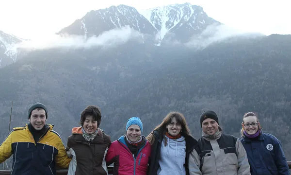 Grup de voluntaris a Bossòst, la primavera del 2015 (imatge: projectesboscos.cat)