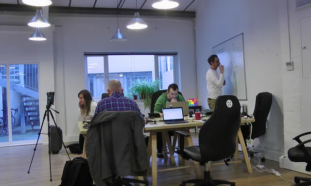 Espai de coworking. Autor: Steve Purkiss a Flickr