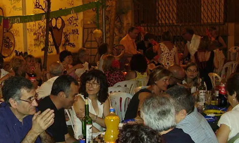 Les festes majors dels barris esdevenen un moment per compartir i celebrar tota la feina feta conjuntament. En aquest cas, sopar al Carmel.