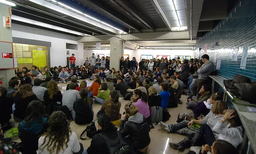 Assemblea d'estudiants a la UAB (Font: xarxanet.org)