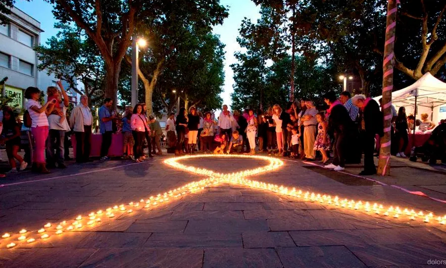 Més de 1.000 voluntaris d'Oncovallès a la commemoració del dia mundial del càncer de mama (Font: twitter.com)