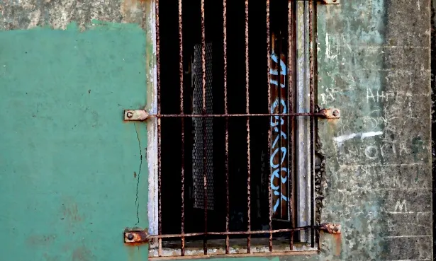 grunge-prison-window