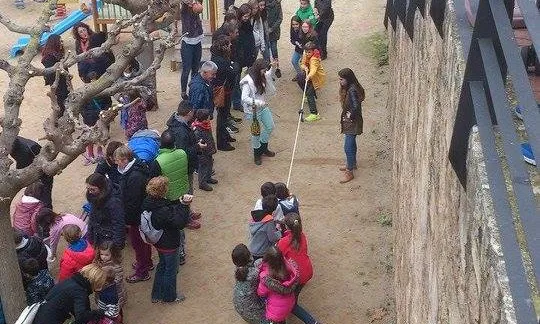 Joc de tirar de la corda pels més i les més jovenetes