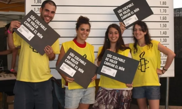 Activistes d'AI Catalunya.