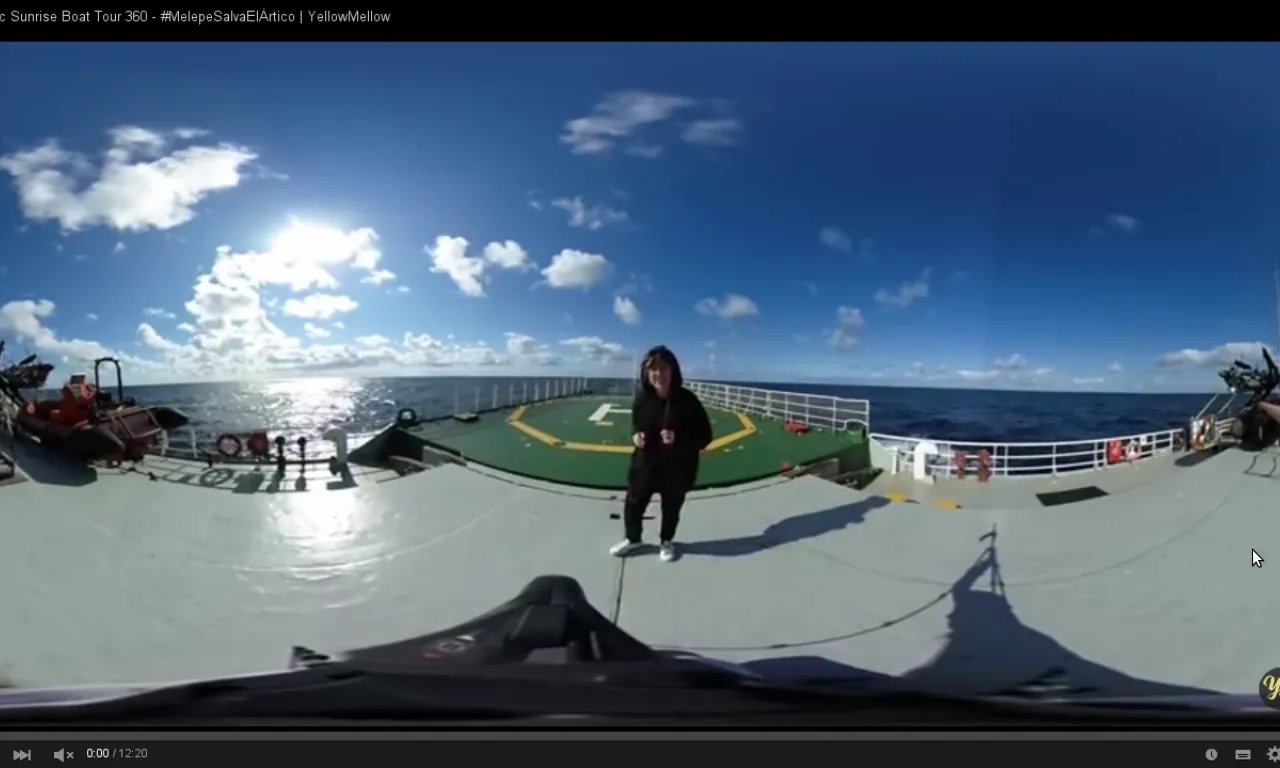 La youtuber Yellow Mellow a bord de l'Artic Sunrise (imatge: yellowmellow)
