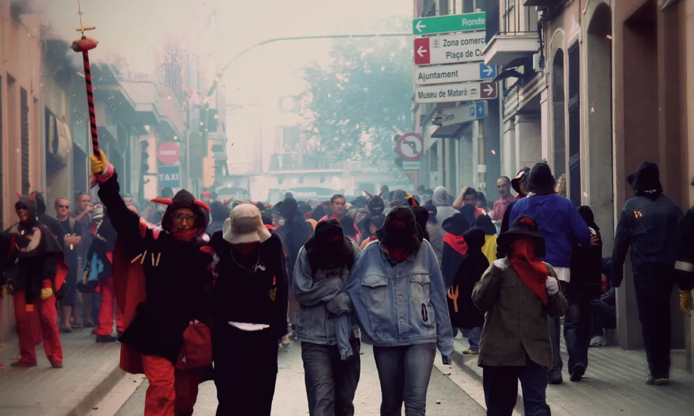 Les Diablesses de Mataró són una de les poques colles de foc a Catalunya formada només per dones (Font: flicrk.com)
