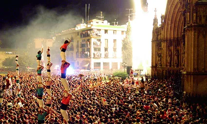 Plaça plena per la diada castellera de celebració de Sant Fèlix, a Vilafranca (Font: flickr.com)