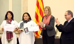 Lliurament del premi a les mares de Soacha (any 2012). Font: ICIP