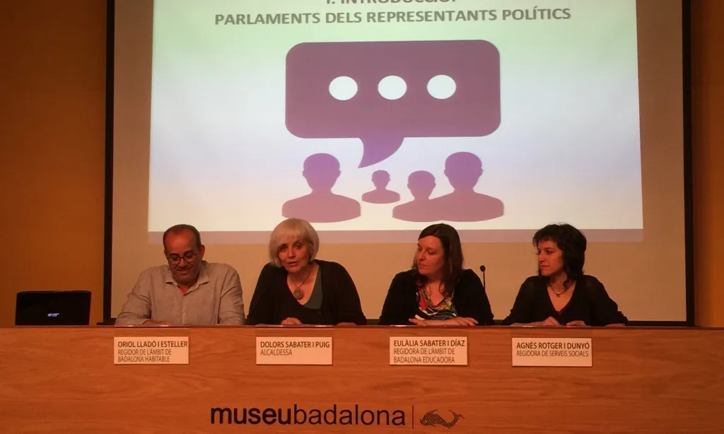 L'alcaldessa de Badalona i representants de l'Ajuntament en l'acte de presentació del projecte. Font: www.badalona.cat.
