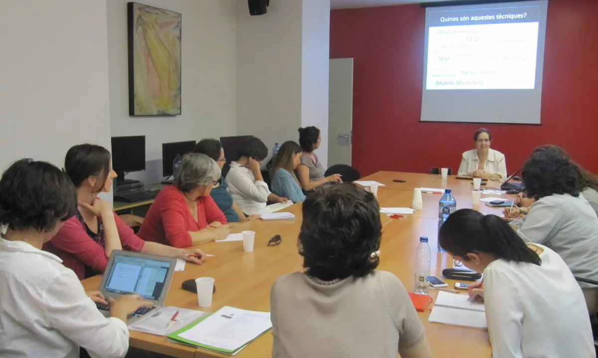 Formació a l'ECAS sobre 'Medició d’impacte i anàlisi de resultats de la comunicació digital’. Font: ECAS