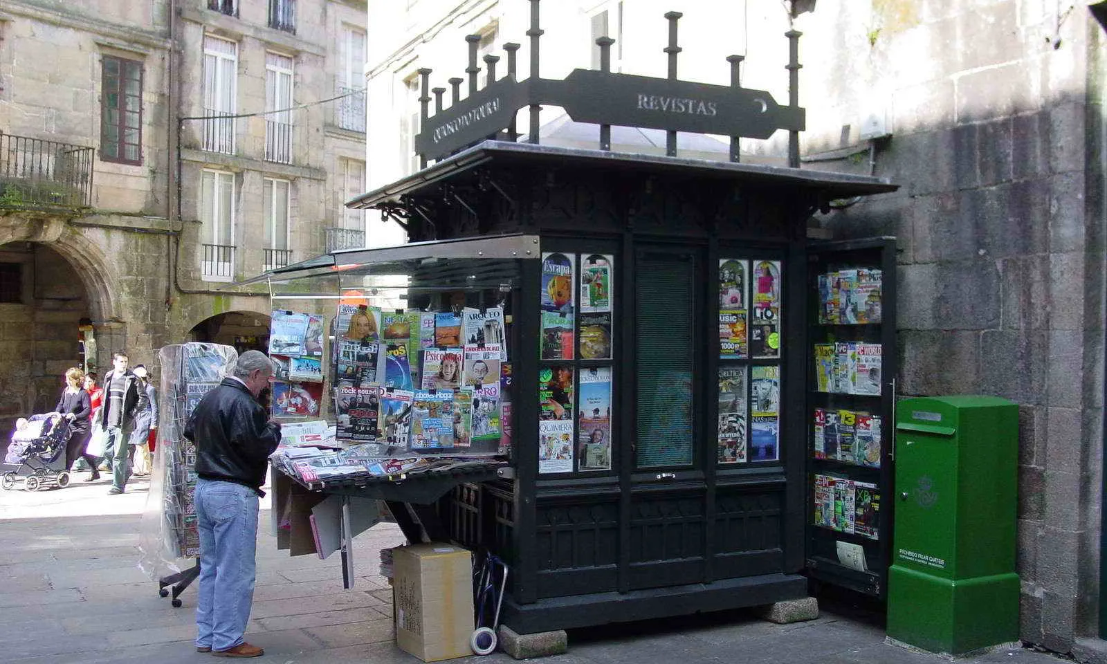 Quiosc amb els principals rotatius catalans i espanyols. Font: Wikimedia