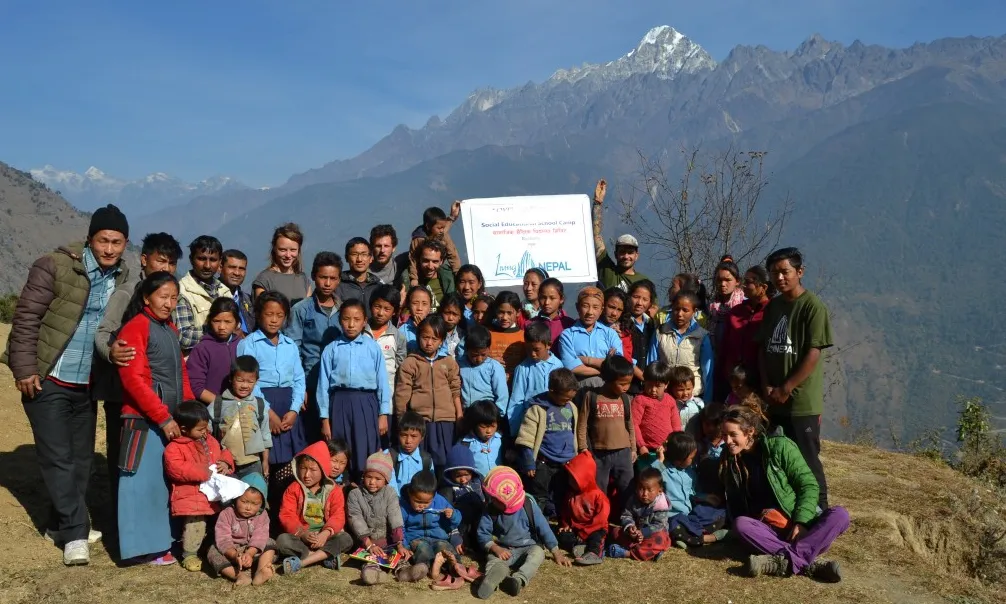 Membres del projecte a Nepal / Foto: Living Nepal