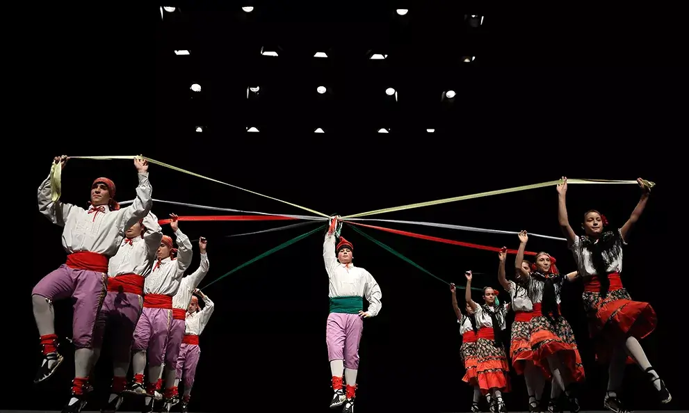 Esbart Marboleny + Marbolets (Cercle de Cultura Tradicional i Popular Marboleny).