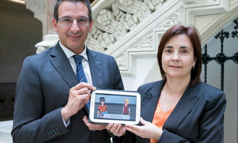 Ignasi López i Gemma Filella presentant el videojoc. Font: Recercaixa