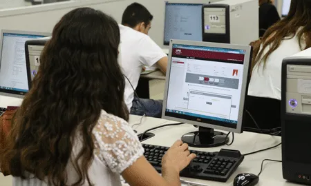 Aula d'informàtica a la universitat Autònoma de Barcelona (UAB)