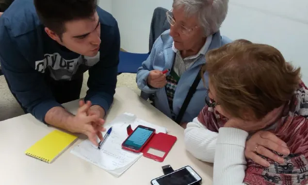 Classe al Centre Esplai Fontsanta de Cornellà. Font: Fundación Esplai