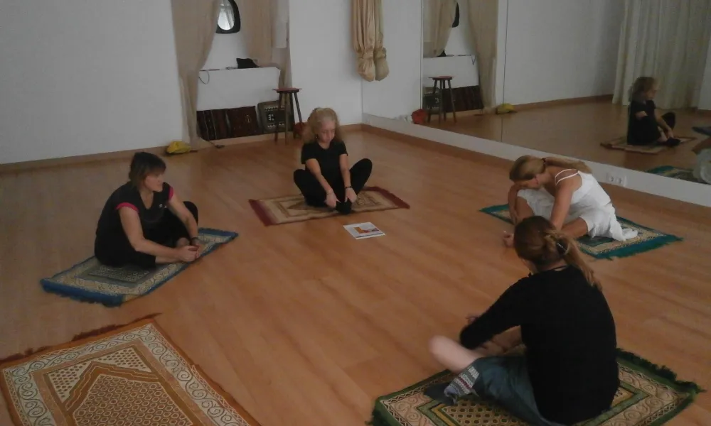 Sessió de dansa orienta holística