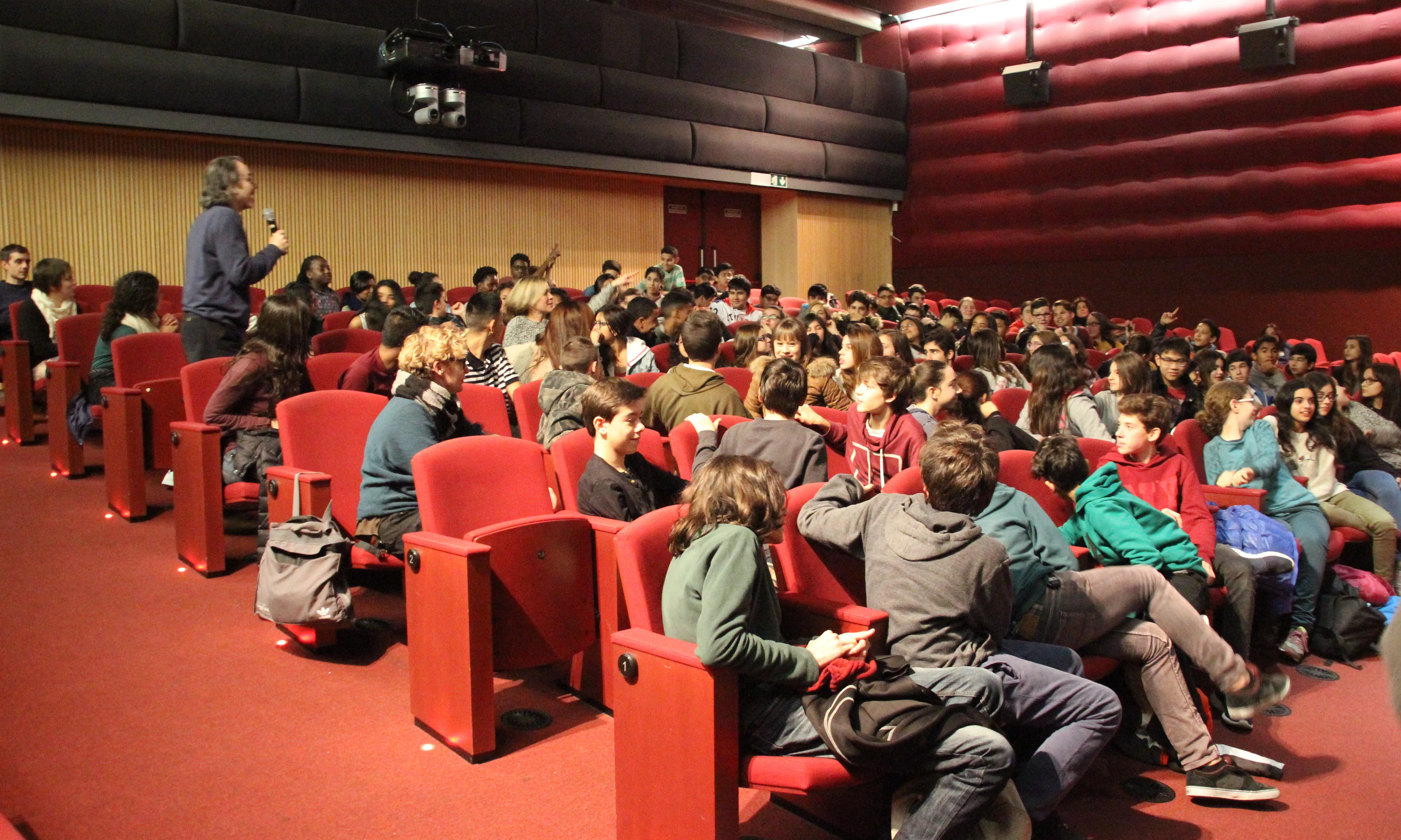 Debat dins del Cicle de Cinema dels Drets dels Infants / Foto: Teleduca