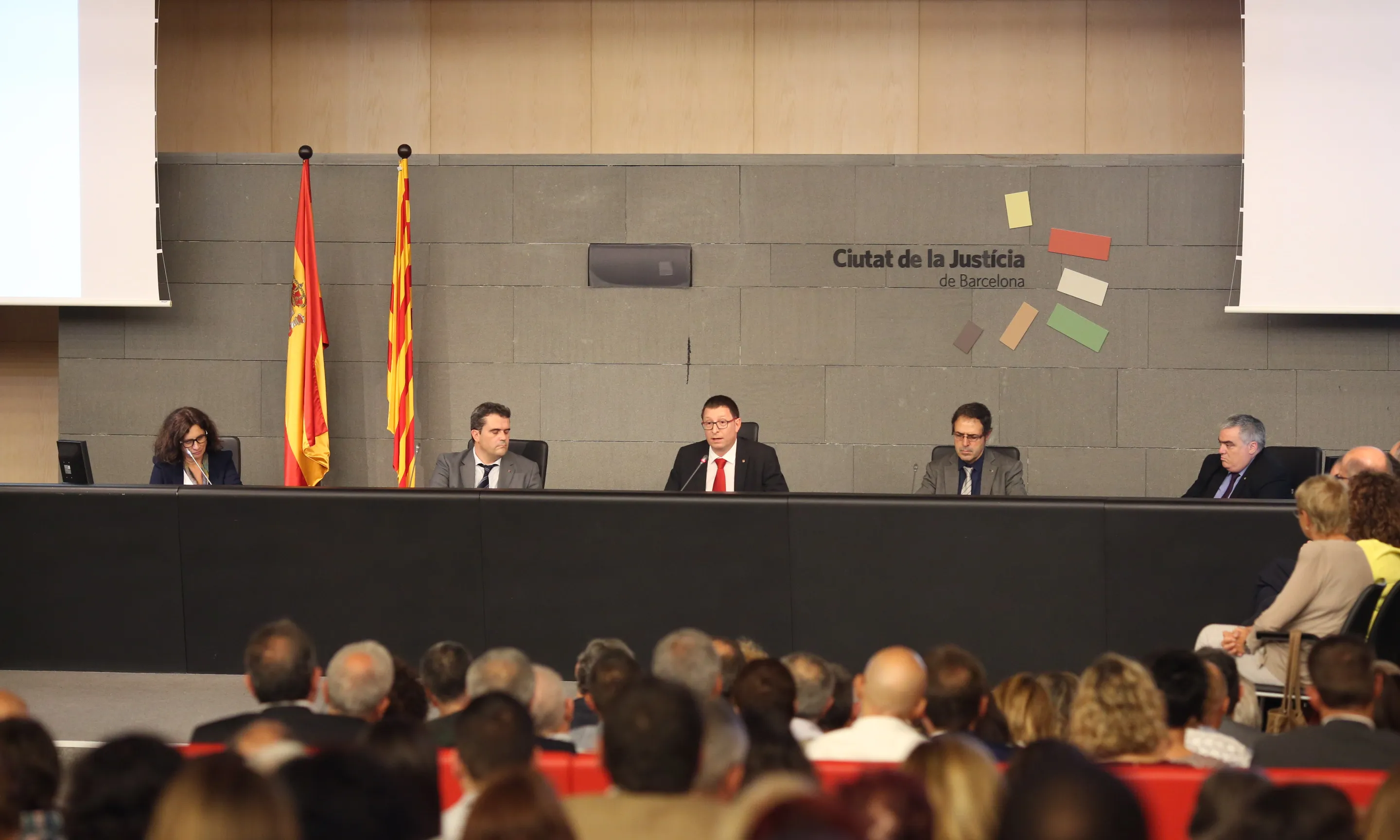 Acte d'entrega del reconeixement. Font: www.justiciaipau.org