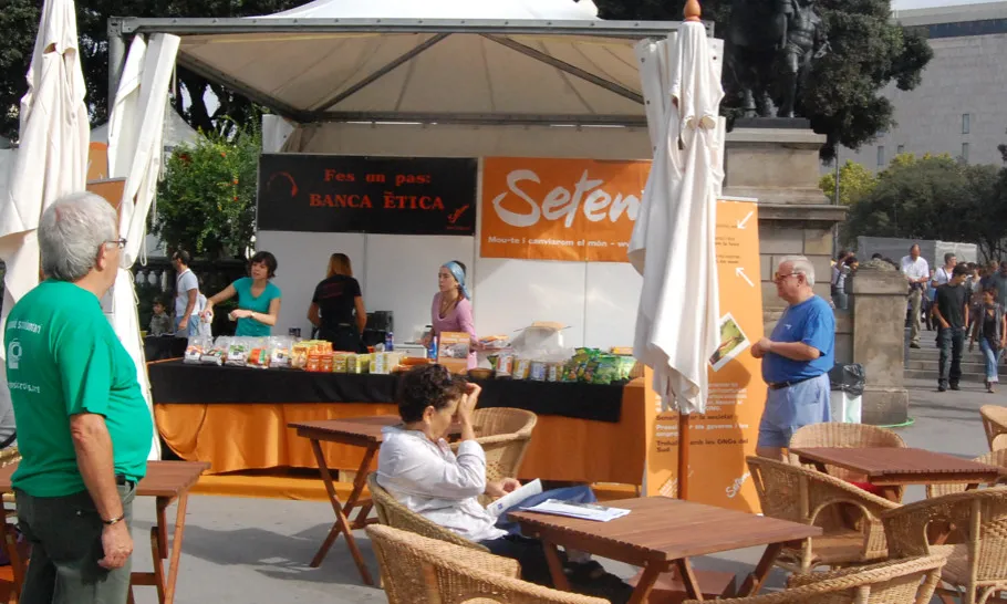 Cafeteria de comerç just en una edició anterior de la Festes de la Mercè. Font: Setem