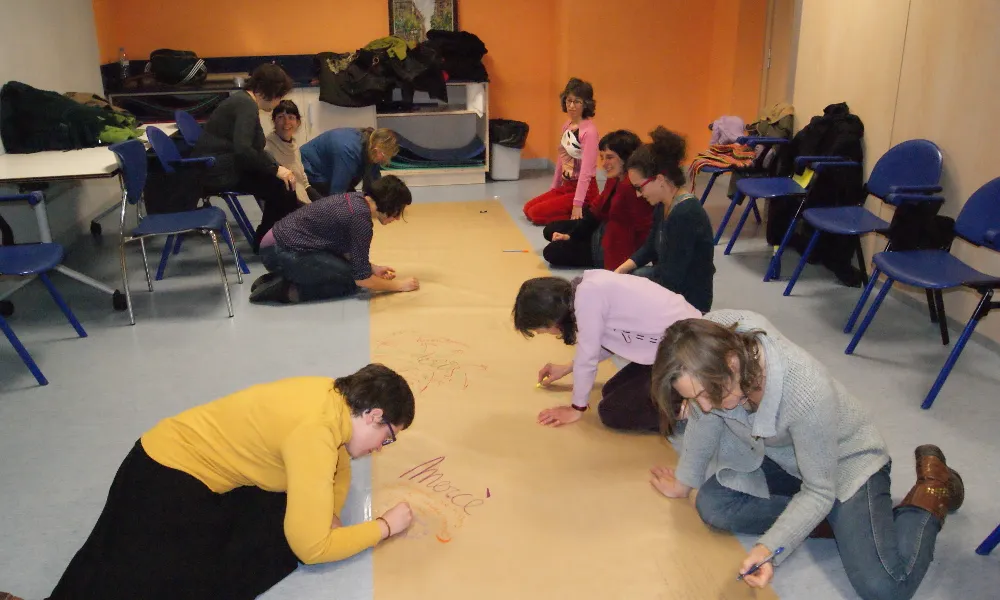 Fent una activitat d'artteràpia
