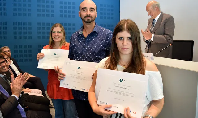Acte de lliurament de beques del programa UniversiMÉS.  Foto del Flicker de la FUB