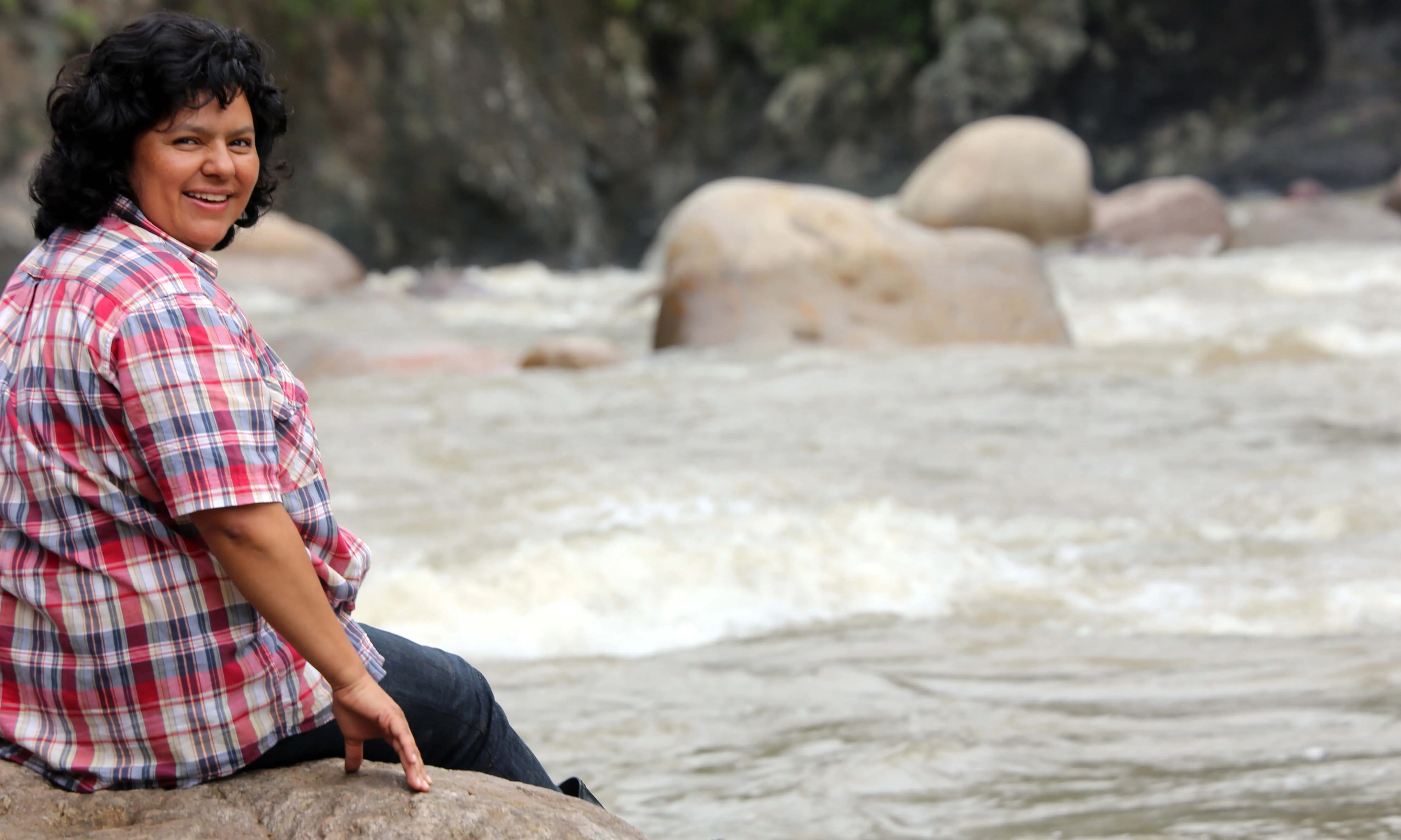 El Festival vol fer un homenatge a Berta Cáceres, activista per la defensa dels rius i les poblacions indígenes, assassinada al març de 2016 (imatge:goldmanprize.org)  