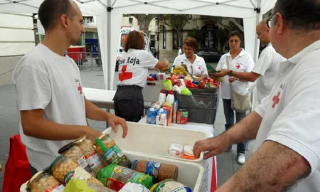 Recollida d'aliments de la Creu Roja