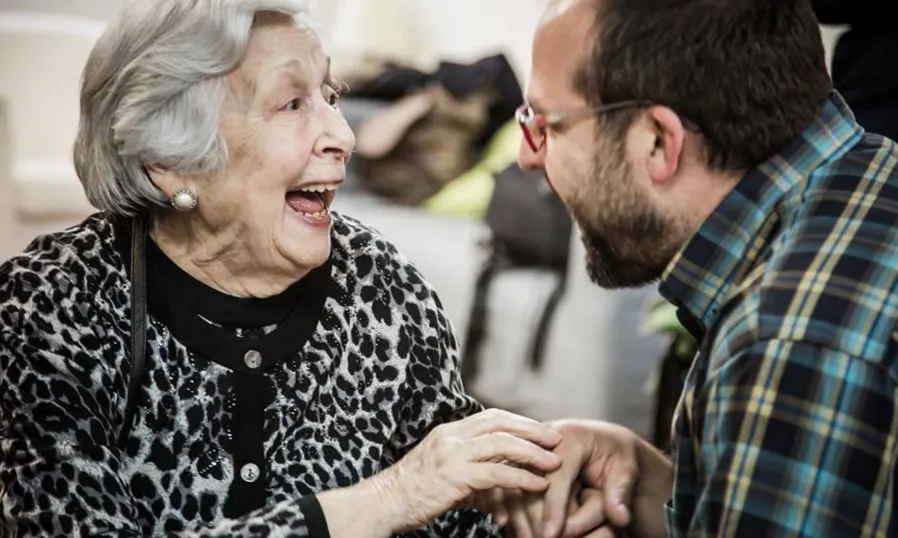 La capacitat adquisitiva de les persones grans disminueix perquè l’encariment de la vida no va acompanyat d’un increment de les pensions (Font: Amics de la Gent Gran)