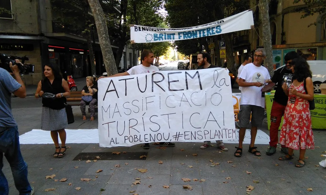 Manifestació de la Plataforma Ens Plantem. Font: guerraenlaselva.com