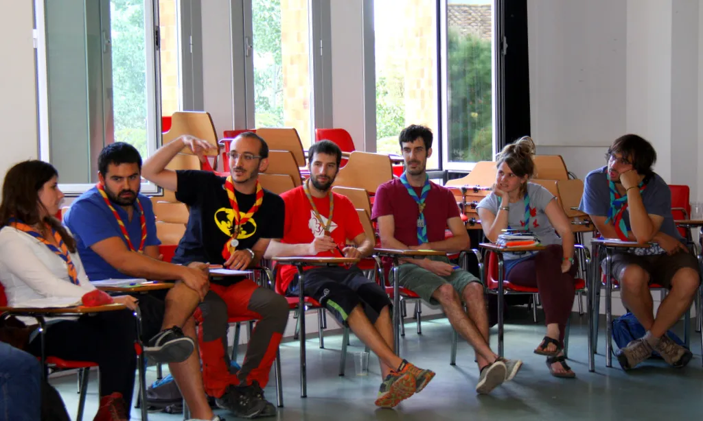 Debat entre els assitents / Foto: Minyons Escoltes i Guies de Catalunya