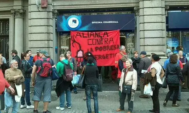 Concentració activistes APE. Font: Les nostres energies 