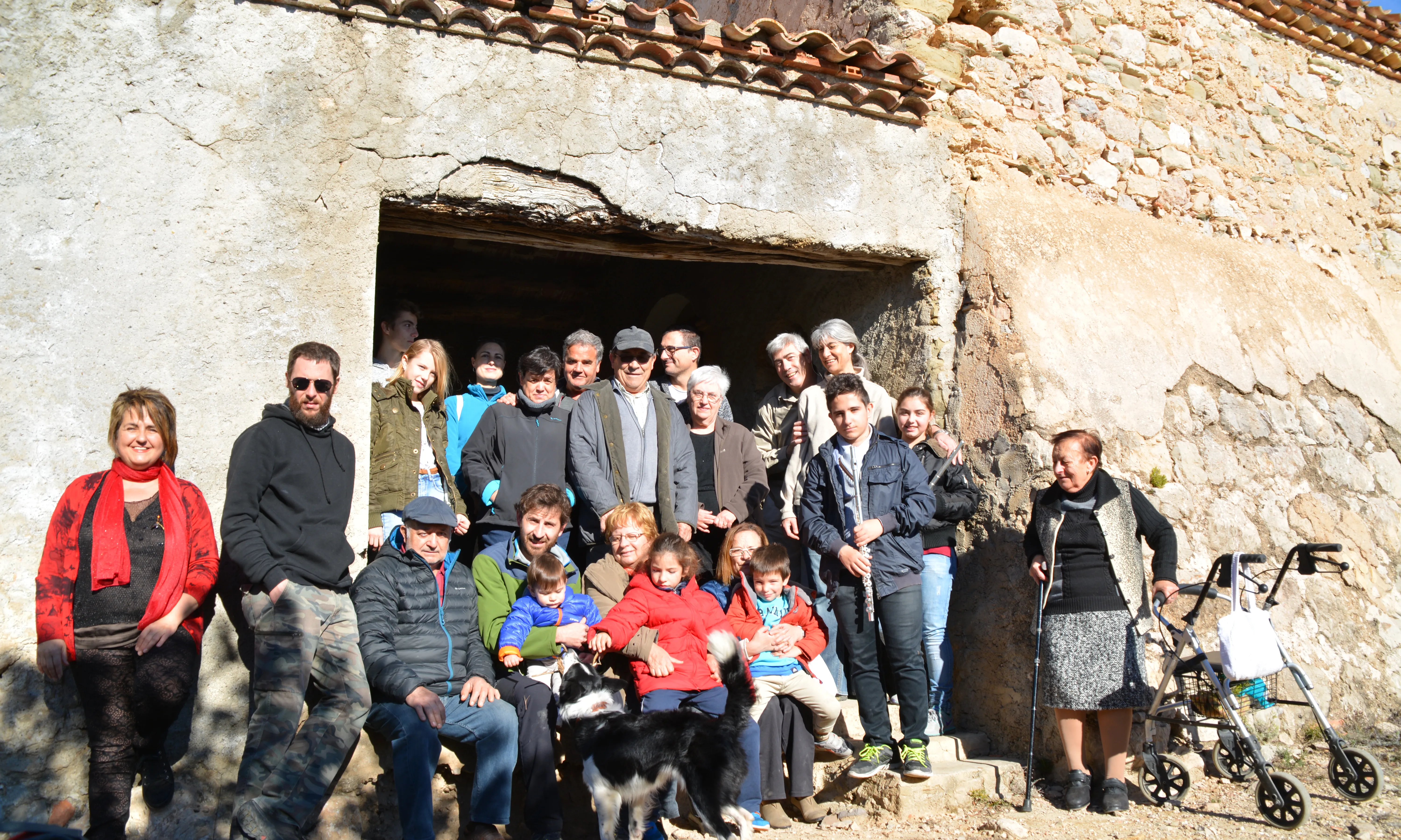 Pujada del pessebre a l'ermita de Sant Sebastià / Foto: Centre Cultural de Santa Maria de Meià