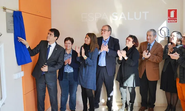 Moment del descobriment de la placa, Igualada