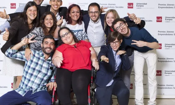 Guanyadors/ores dels VIII Premios Jóvenes Emprendedores sociales. Font: Blog dels premis