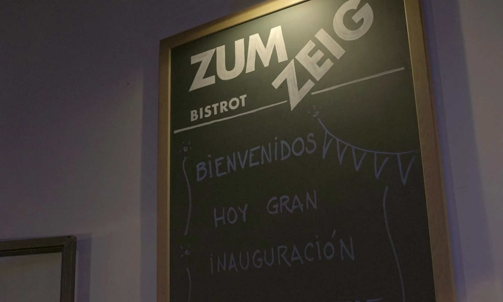El projecte també ofereix servei de bar / Foto: Zumzeig Cinemacooperativa