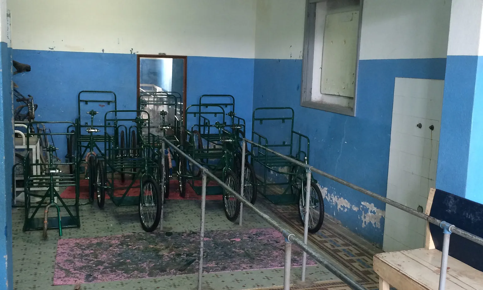Sala amb cadires de rodes a Moçambic /Font: Fisiàfrica