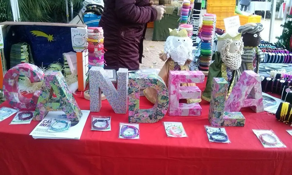 Una parada amb Polseres Candela. Font: Pàgina de Facebook de Pulseras Candela