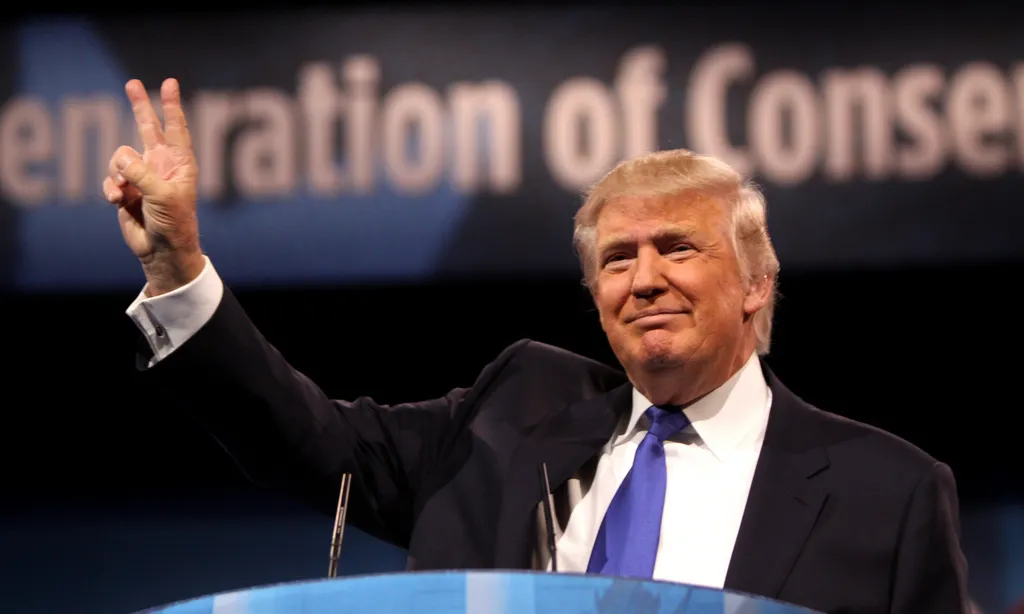 Donald Trump, davant d'un auditori. Font: Gage Skidmore, Flickr