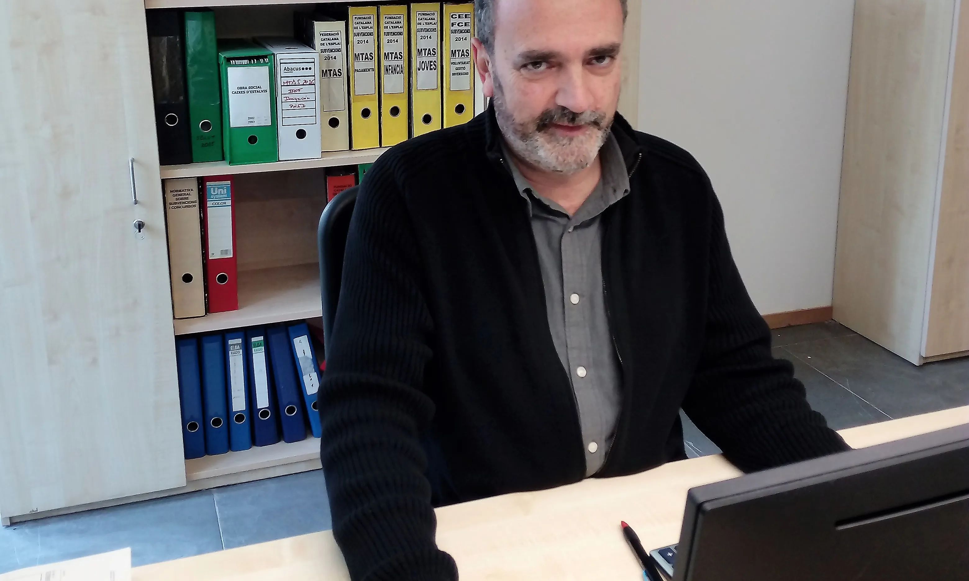 Xavier Planas a les oficines de la Fundació Catalana de l'Esplai. Font: Júlia Hinojo