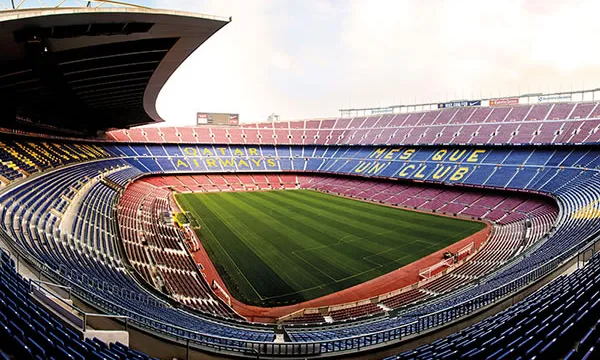 El Camp nou exhibirà 4.500 cartolines de color blau cel i una pancarta amb el lema “El 18 de febrer, tan se val d’on venim. Casa nostra, casa vostra. #VolemAcollir”.  (Font: fcbarcelona.es)