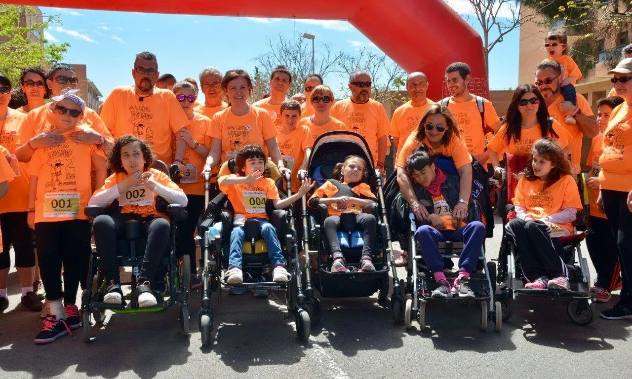 L'arribada dels nens i les nenes que pateixen la síndrome i càncer és un dels moments més emotius de la jornada. Font: AMPA Escola Monmany