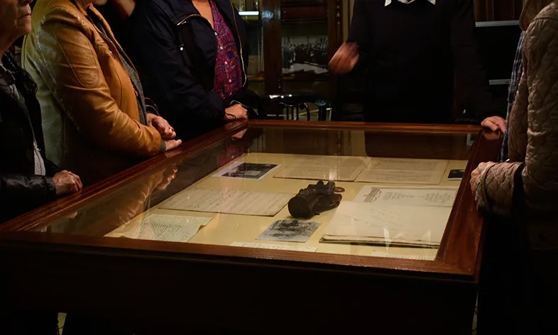 Amics dels Museus de Catalunya, agrupa persones sensibles a l'art i a la cultura.