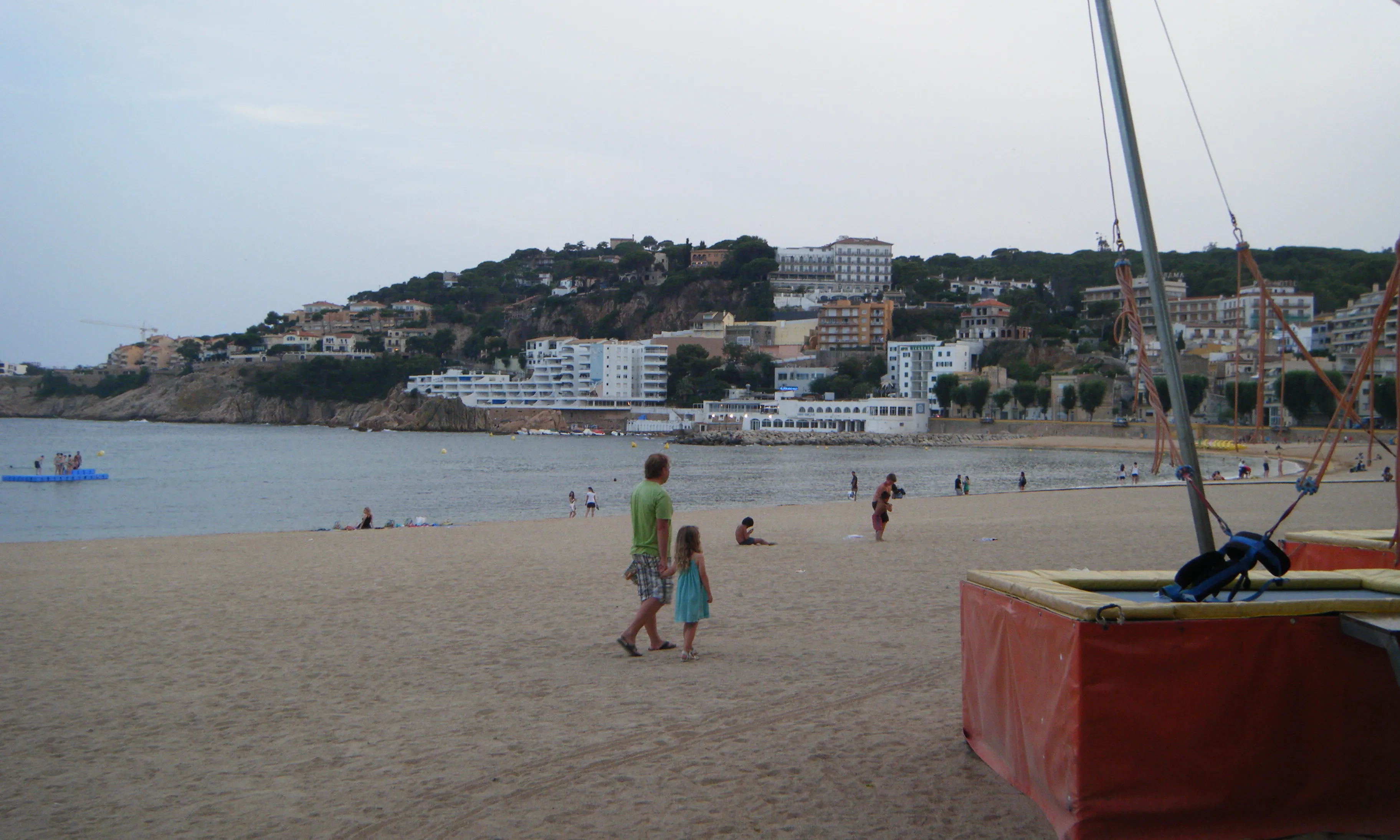 La platja de Sant Feliu de Guíxols (imatge: flickr/diluvi)