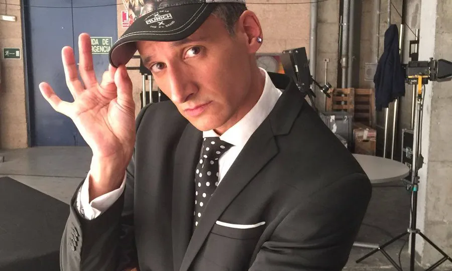 El popular il·lusionista Mag Lari serà l'encarregat de conduir la festa del Posa't la Gorra a partir de les 11 del matí (Font: posatlagorra.org)