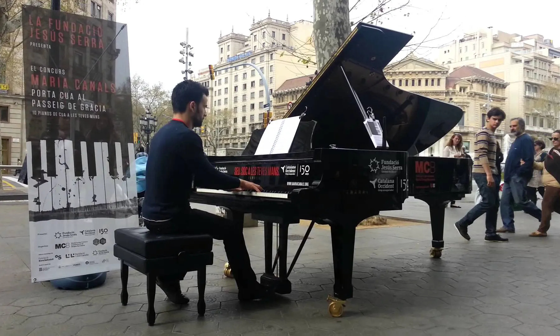 El Maria Canals Porta Cua, accions de piano al carrer per ser tocats. Font: Maria Canals