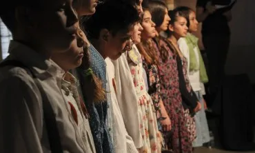 "Els alumnes han descobert que tenen qualitats per a fer altres coses que potser l'entorn estrictament acadèmic no sap avaluar o donar" / Foto: Donar veu a la memòria