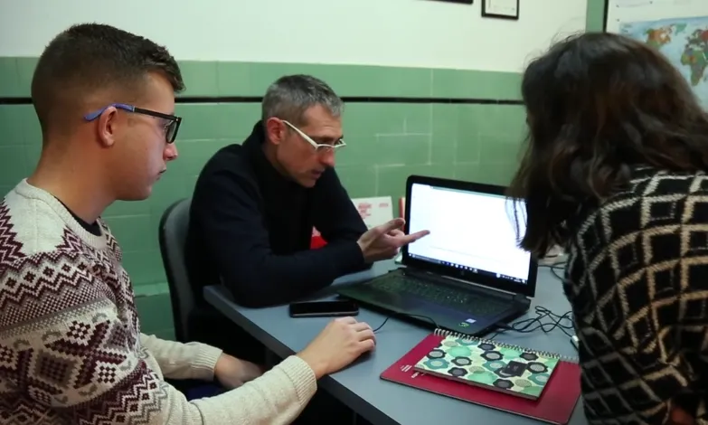 Voluntaris i entitats, treballen plegats per la transformació digital. 