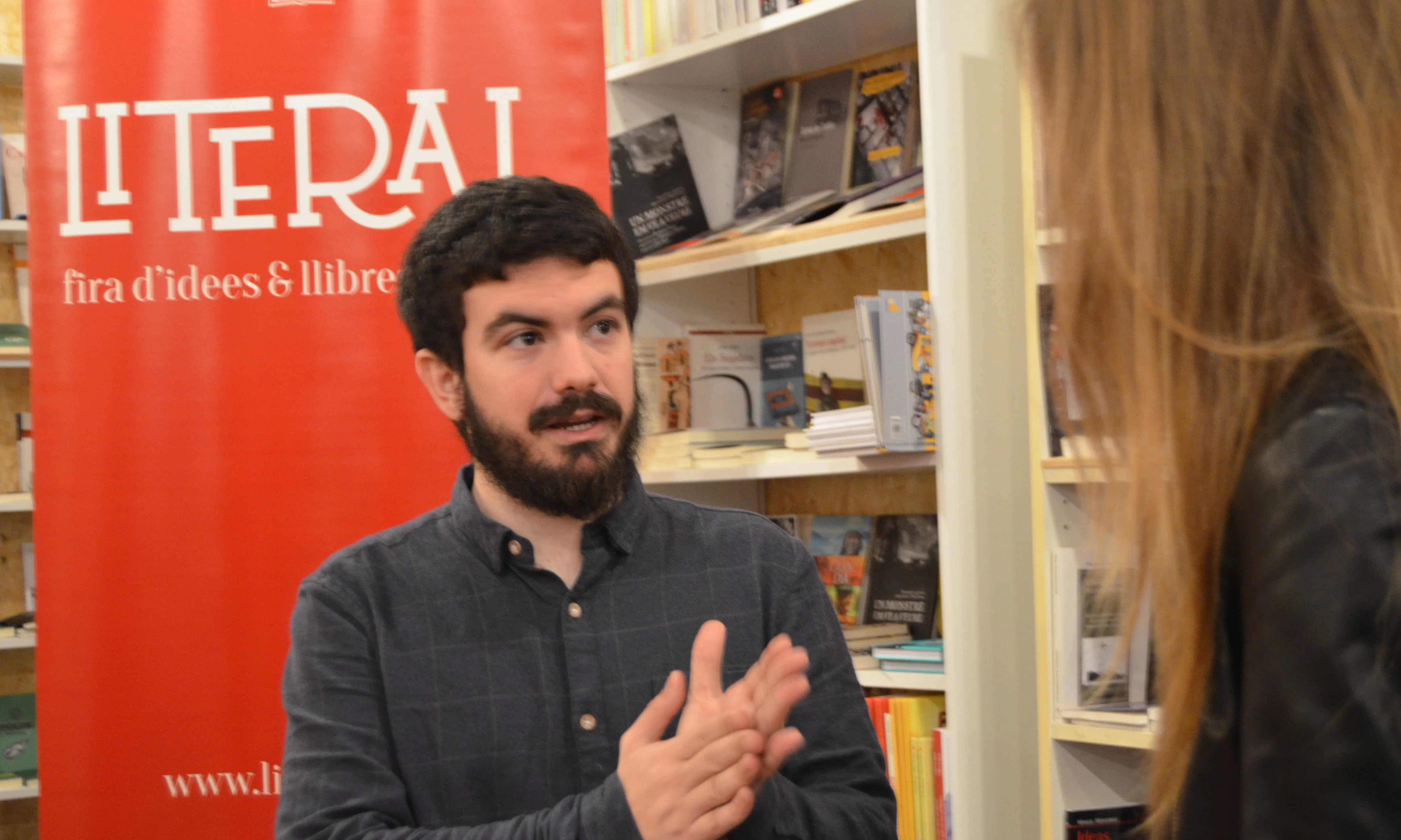Simón Vázquez és el coordinador de la Fira Literal (foto: Marta Rius).