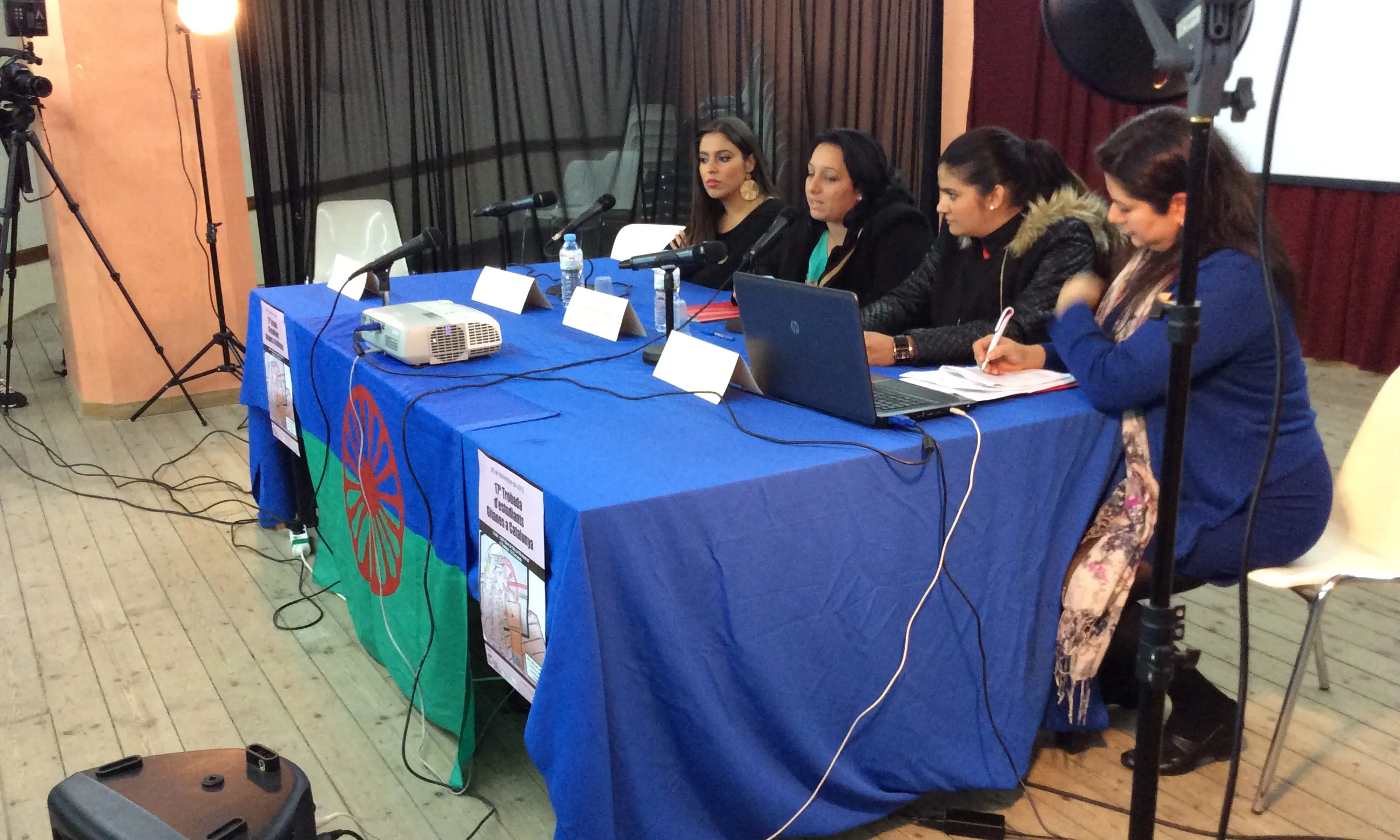 Jelen Amador, al fons, en una de les trobades de la Drom